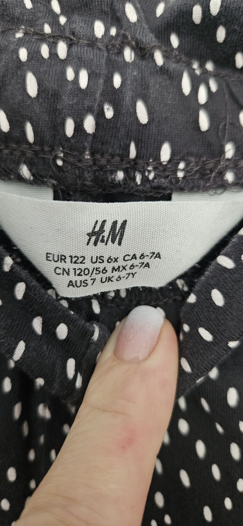 H&M bawełniane krótkie spodenki szorty r. 122 czarno-białe