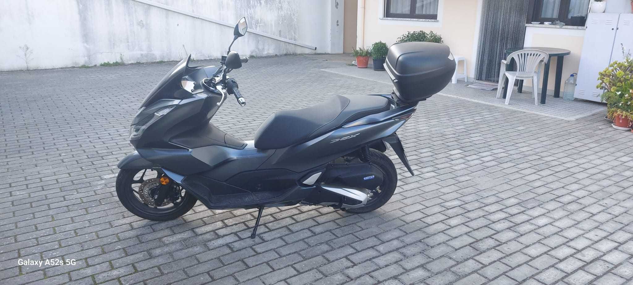 Motociclo Honda 125 CC modelo PCX125 EM BOM ESTADO