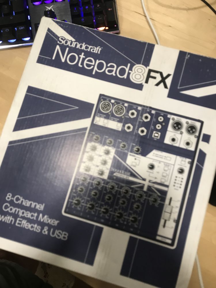 Soundcraft NotePad 8 FX - Misturdor compacto de 8 canais.