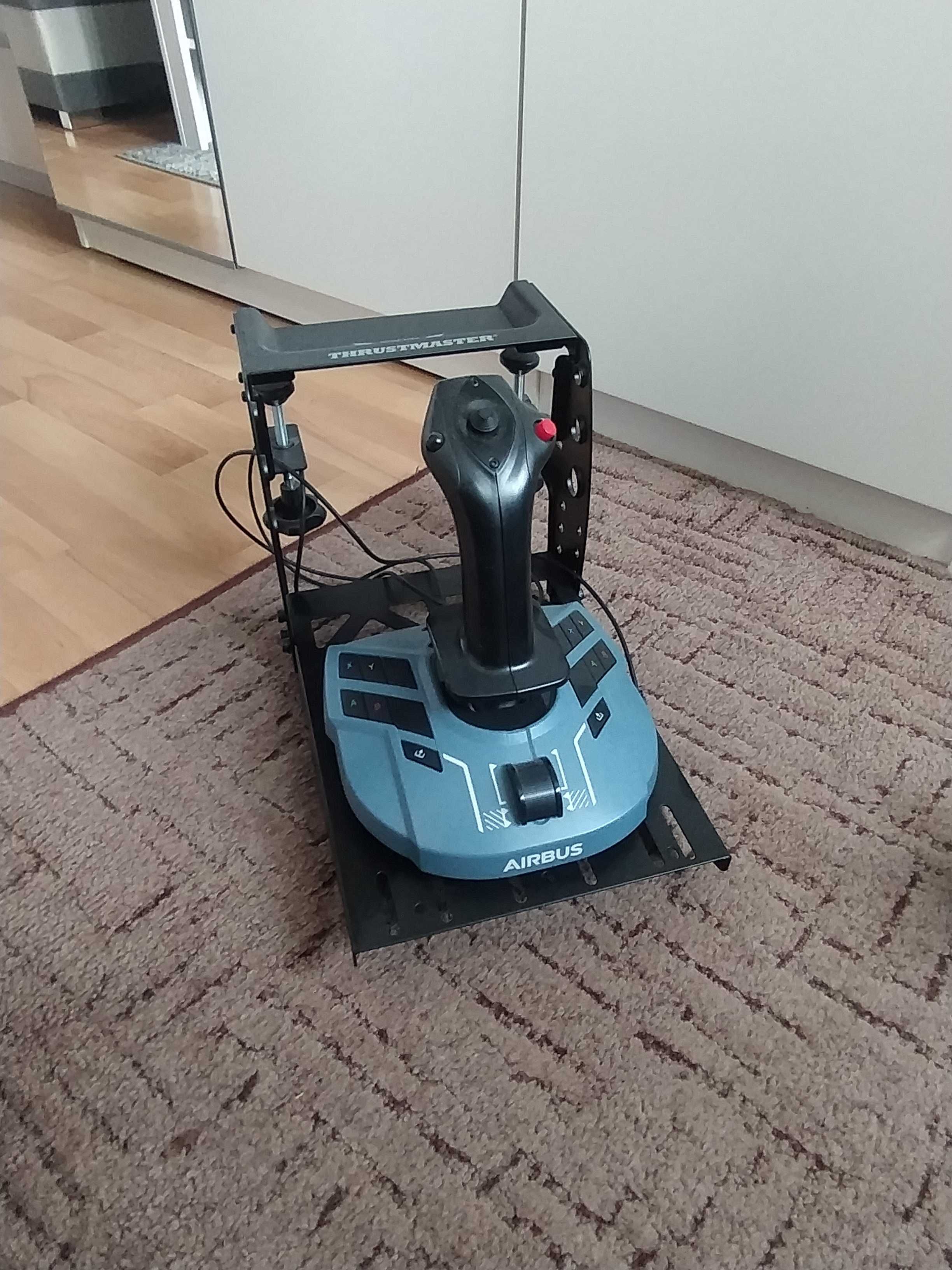 TCA Sidestick X Airbus Thrustmaster + Podstawka do biurka
