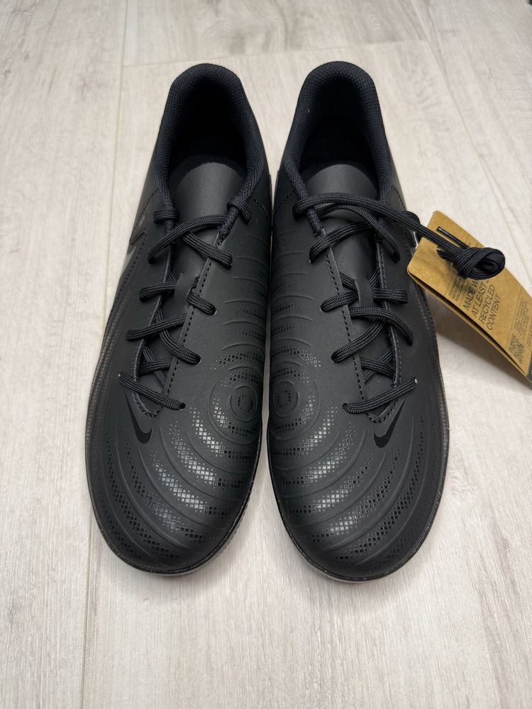 Взуття для залу Nike Phantom GX 2 Club FJ2568-002