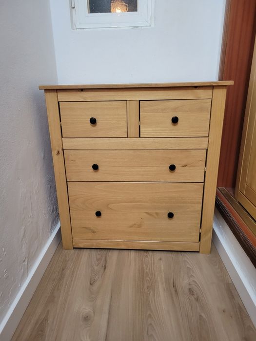 Cómoda em pinho 15 €
