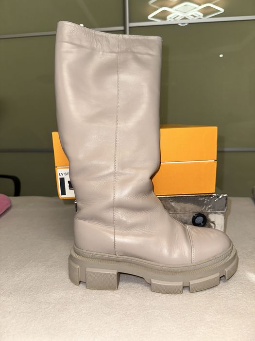 Сапоги зимові,кожа беж