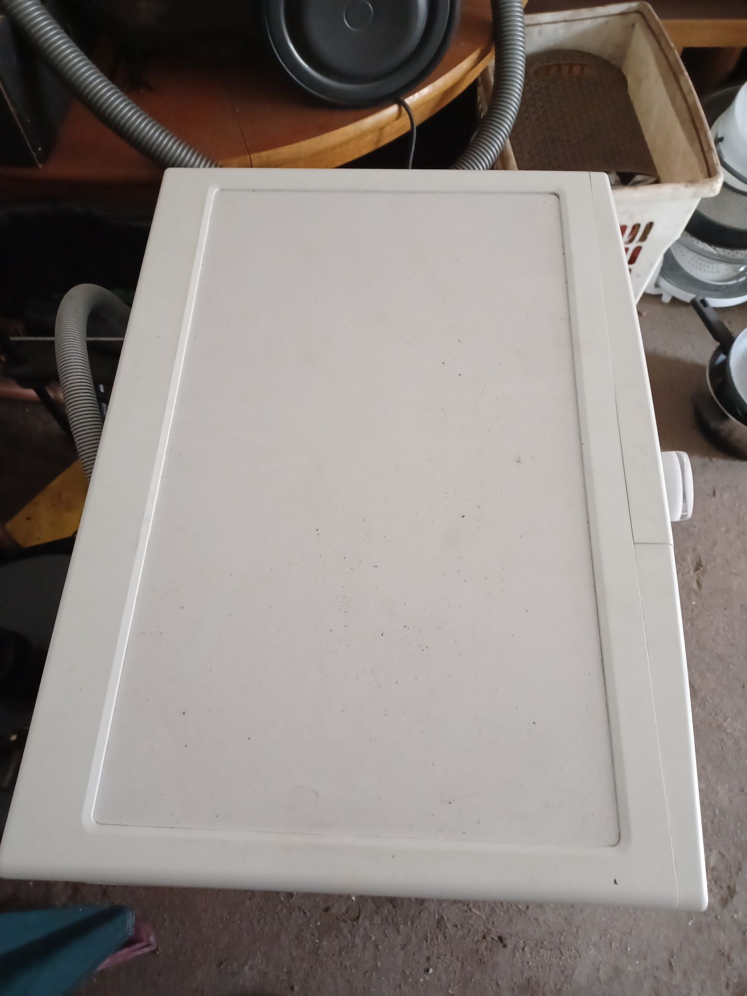 Sprzedam pralkę uszkodzoną samsung na czesci głębokość 45 cm.