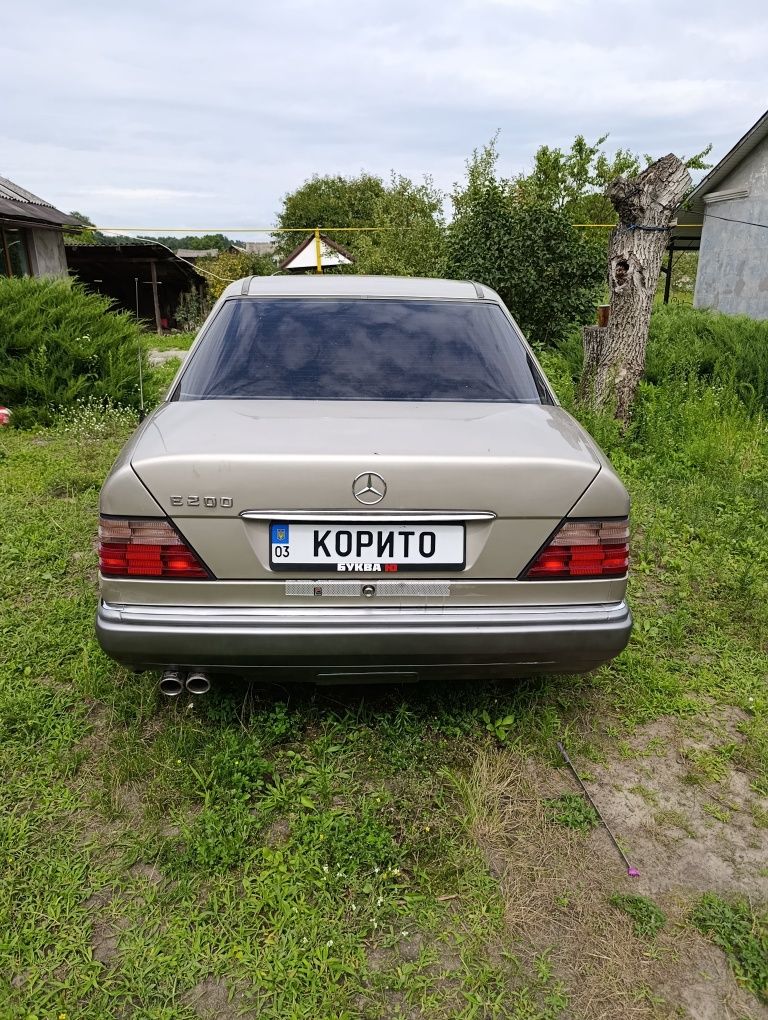 Мерседес 124  2.0 1995