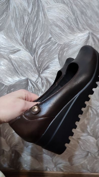 Шкіряні туфлі жіночі