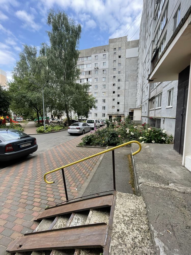 Продаж 2 х кімн квартири 53 м2  центр Вишневевого
