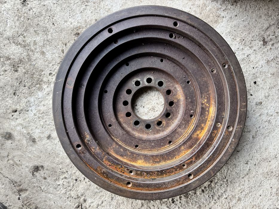 Маховик двигуна перкінс