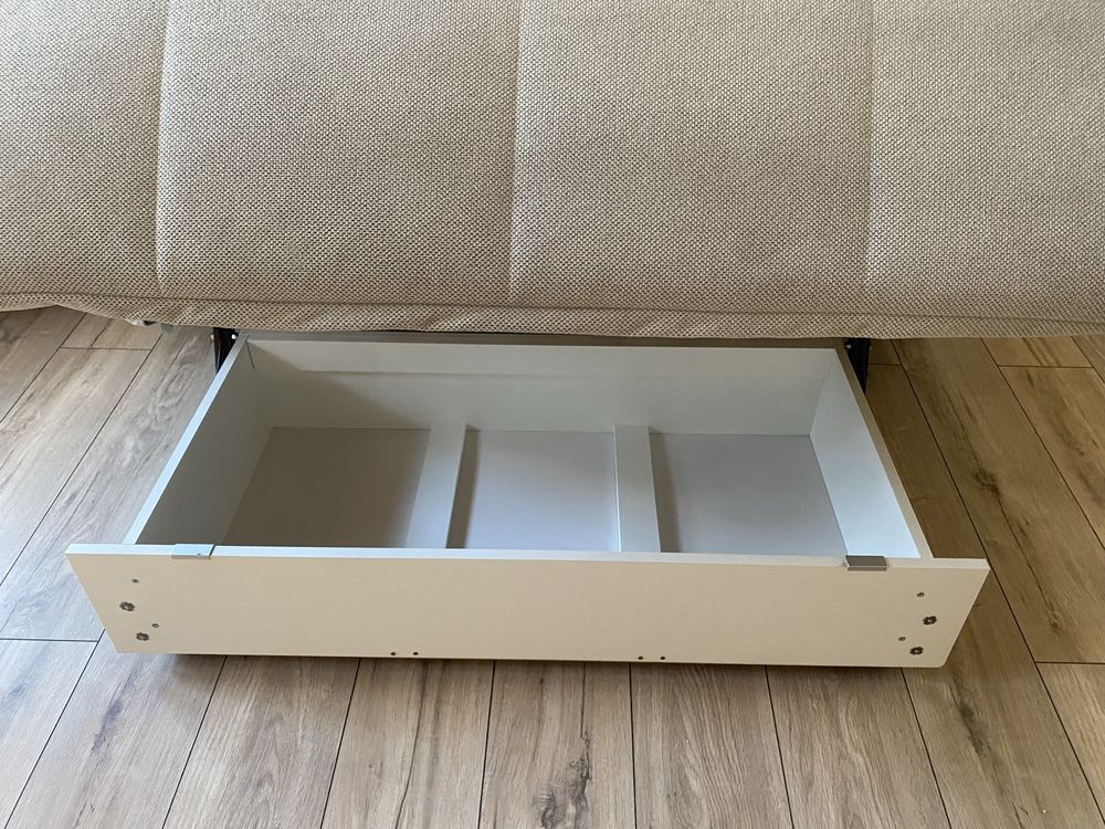 Sofa rozkładana z funkcja codziennego spania.