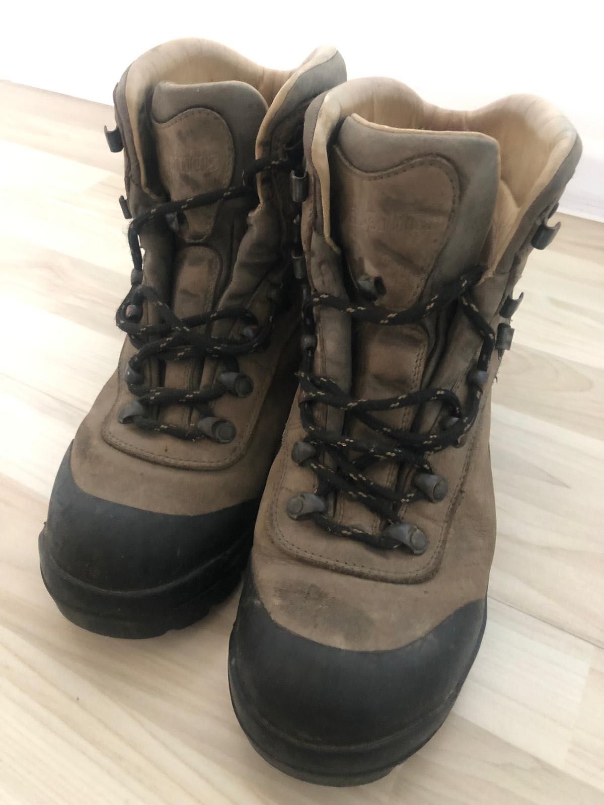 Buty do chodzenia po lesie