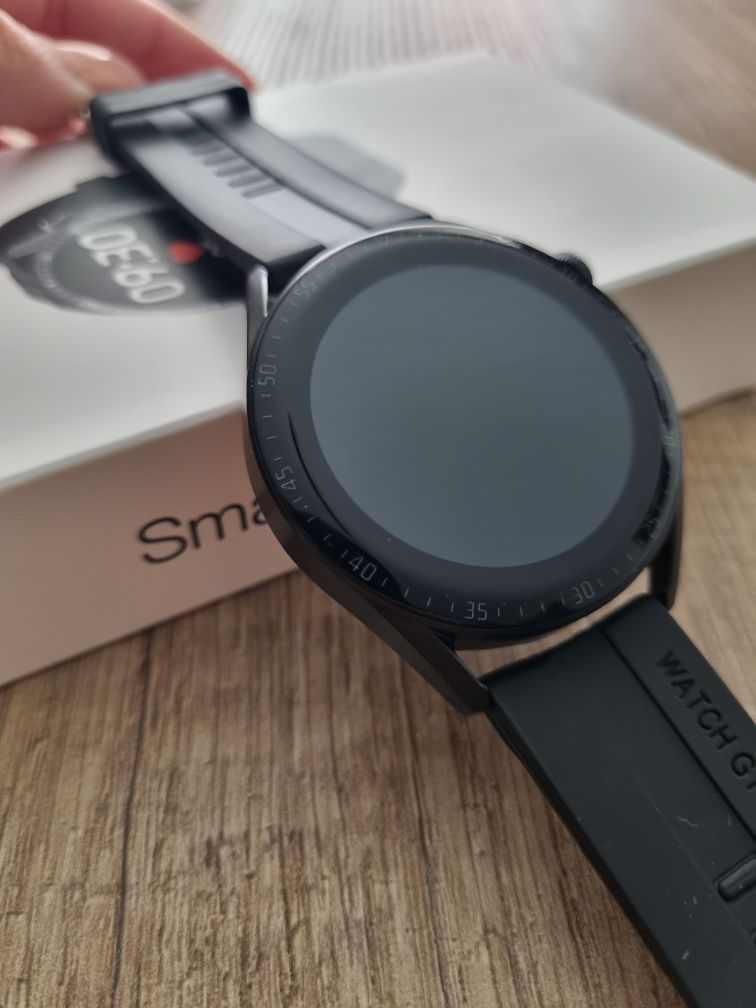 Smartwatch GT4 czarny