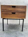 Mesa cabeceira ou de apoio, restaurada.