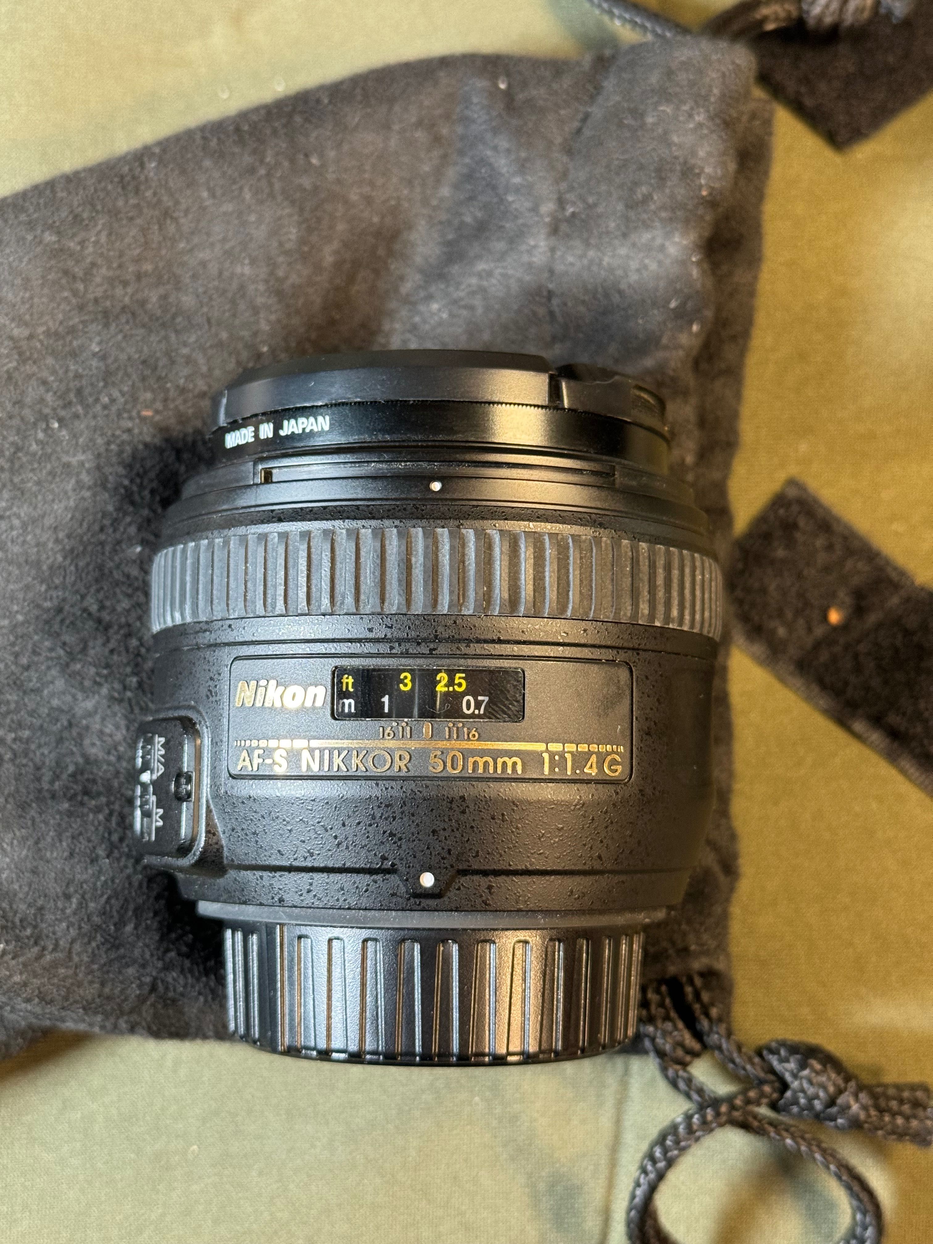 Nikon D5100 з NIKKOR AFS-S 50mm 1.4 та кіт 18-105