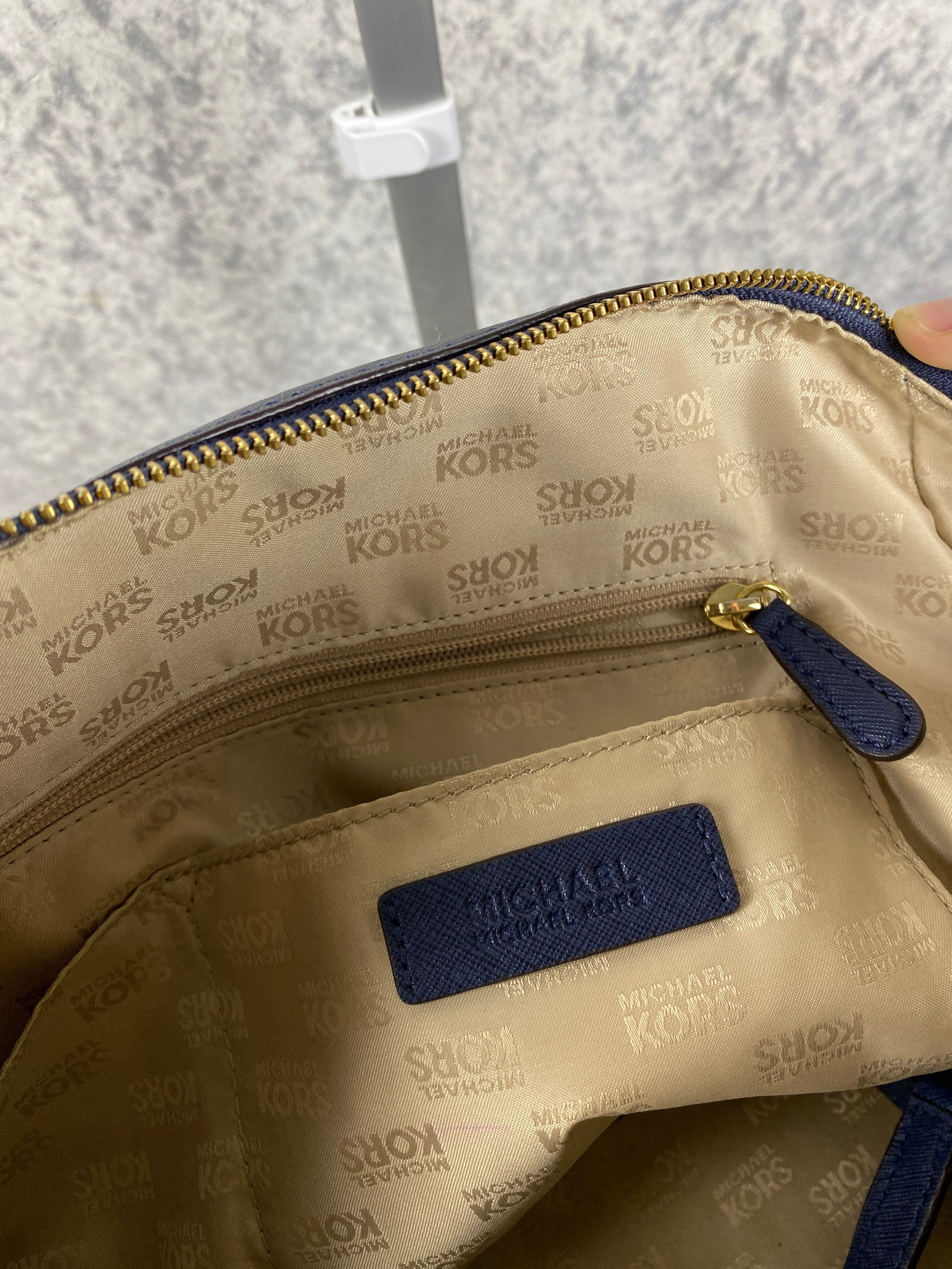 Женская сумка Michael Kors Saffiano Leather Bag