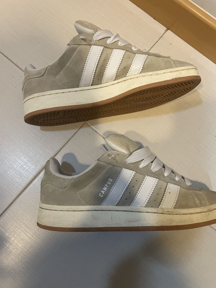 Tensi adidas com muito poico uso , modelo Campus