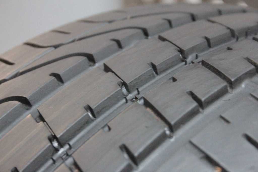 255/45/19 Pirelli P Zero 255/45 R19 100Y AO 2022r