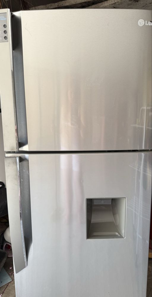Frigorifico Combinado Lg com dispensador de agua