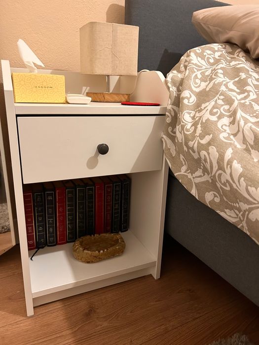 Mesa cabeceira Ikea
