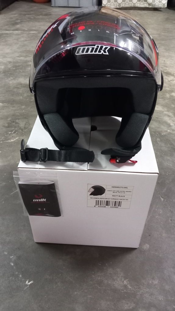 Capacete UNIK preto brilhante S