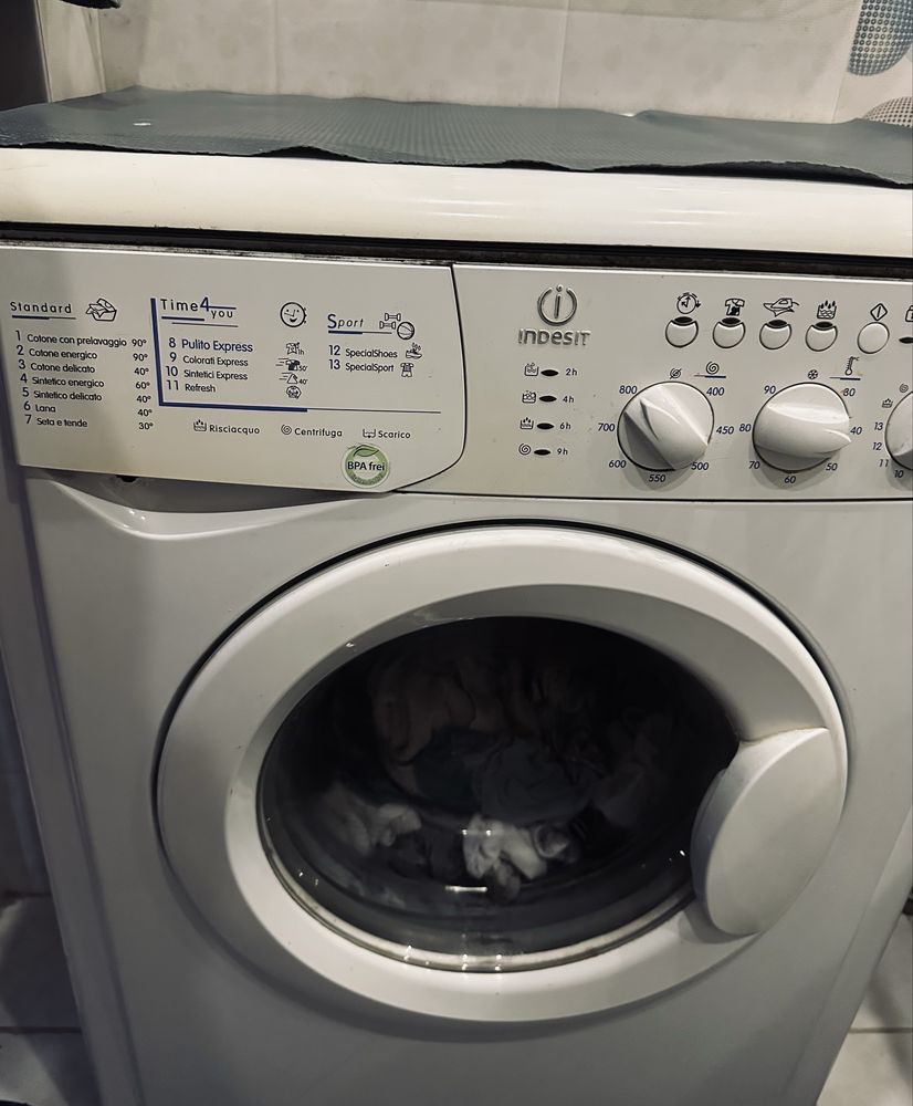 Пральна машина indesit wisl 86 вузька