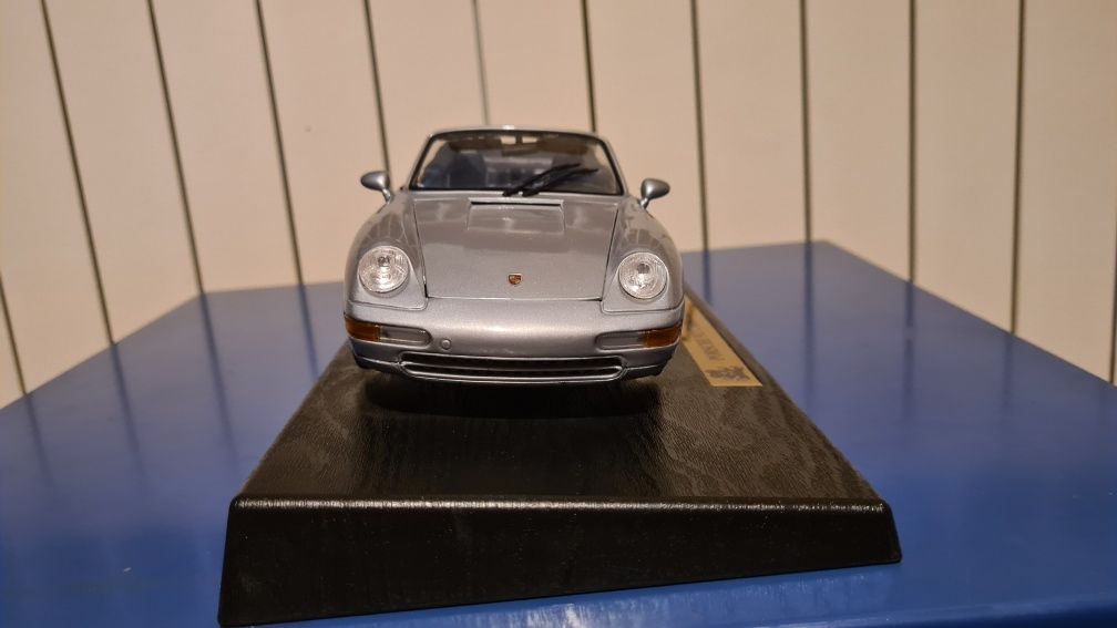Porsche 911 (993) Cabrio Maisto 1:18