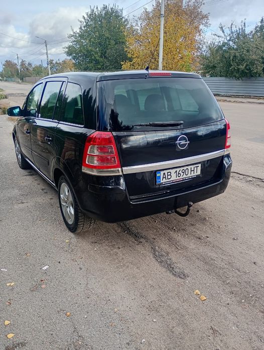 Opel Zafira B 2011