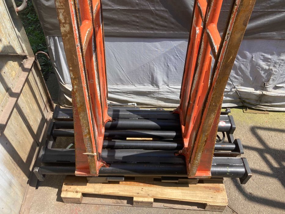 Chwytak rurowy do bloków pianki, wózka widłowego 2A ścisk Linde