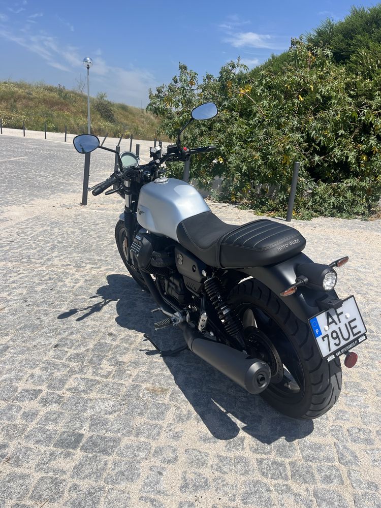 Moto Guzzi V7 Stone 850