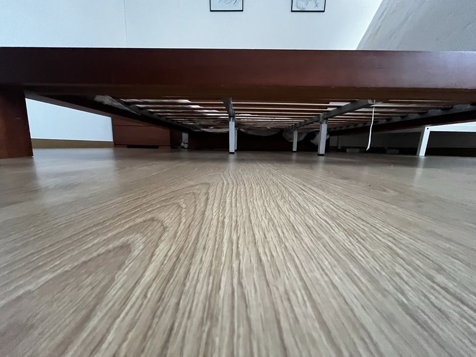 Cama casal com estrado em madeira maciça OFERTA Colchão Pikolin