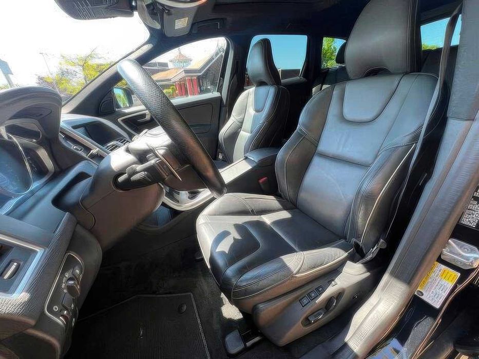 Volvo XC60 T6 R-Design Platinum      2015