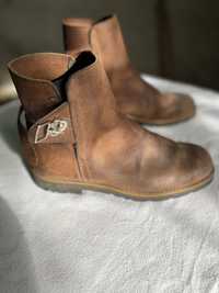 Botas Castanhas em Pele