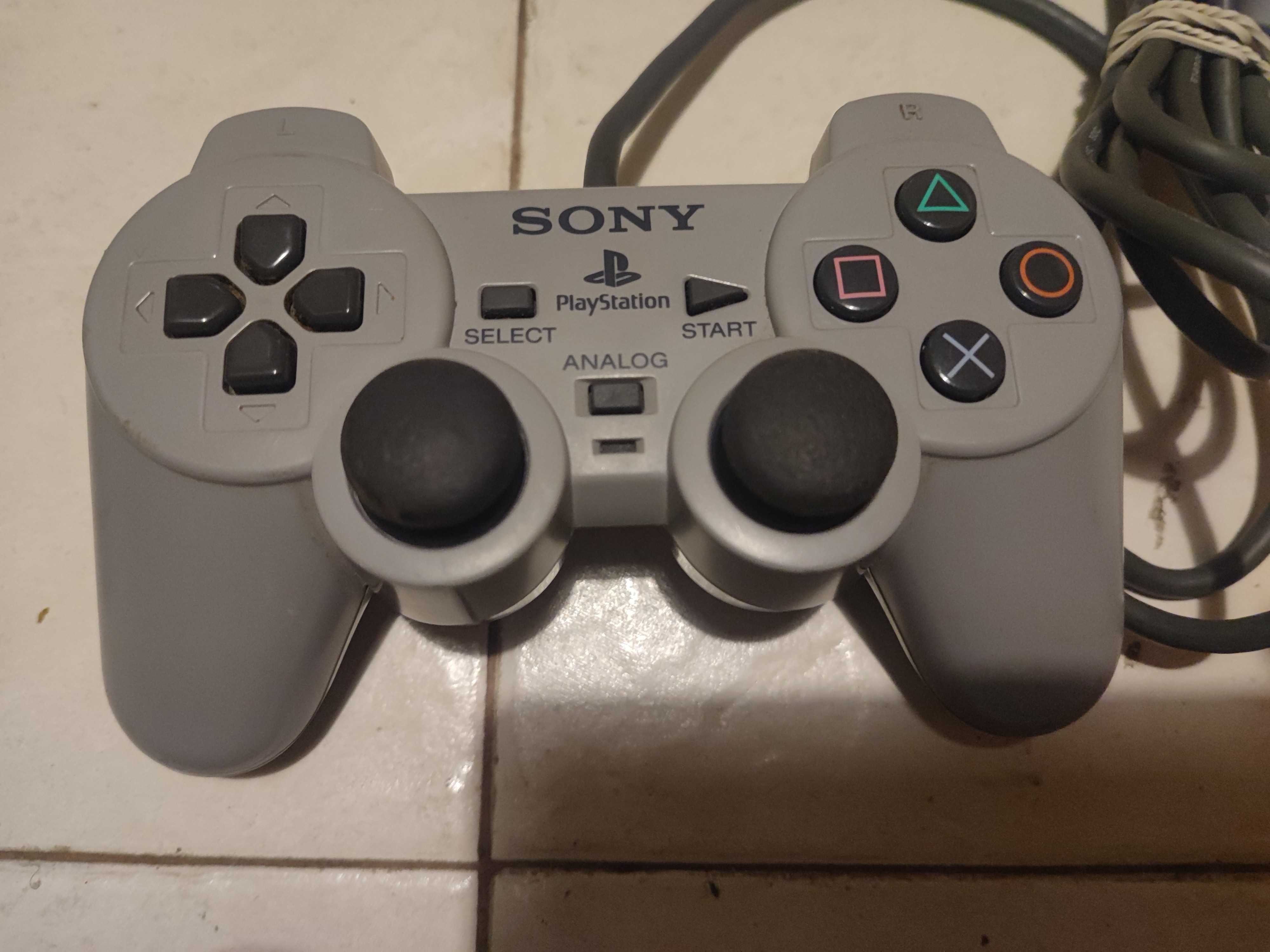 Sony PlayStation, dwa pady SGPH-1200, SGPH-110