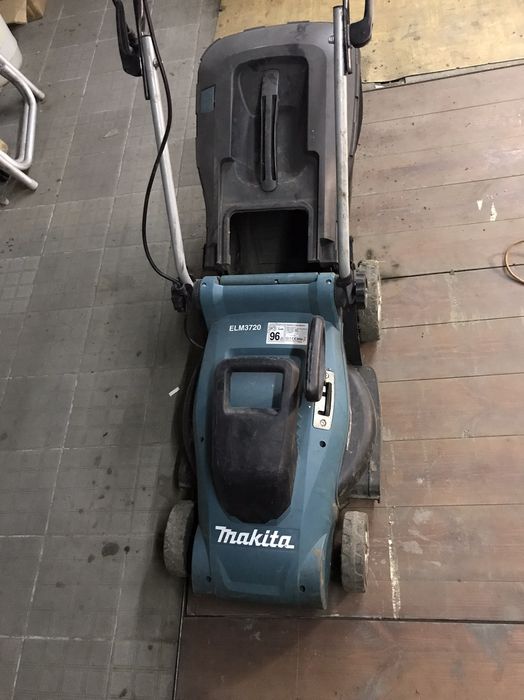 Продам газонокосилку Макита