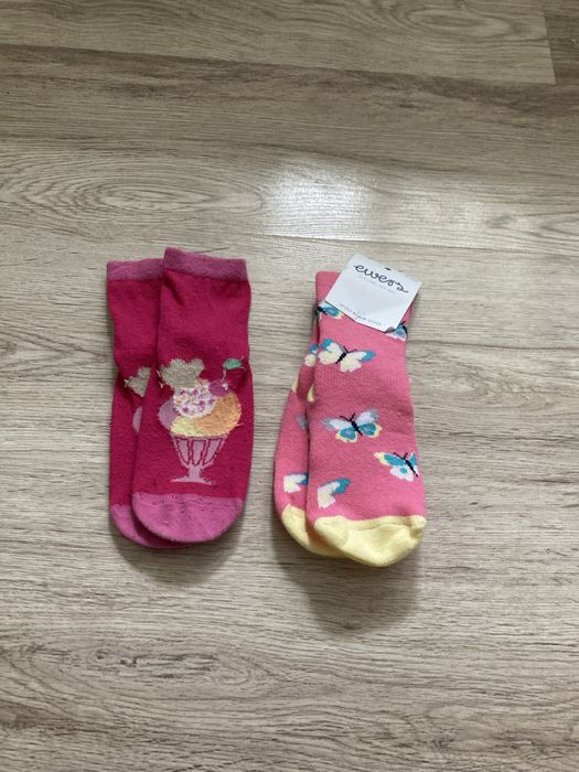 Skarpetki anypoślizgowe nowe rozmiar 25 26