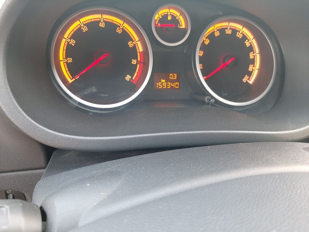 Opel Corsa 1.4 Benzyna – 2012 r. – Zadbana, Gotowa do Rejestracji