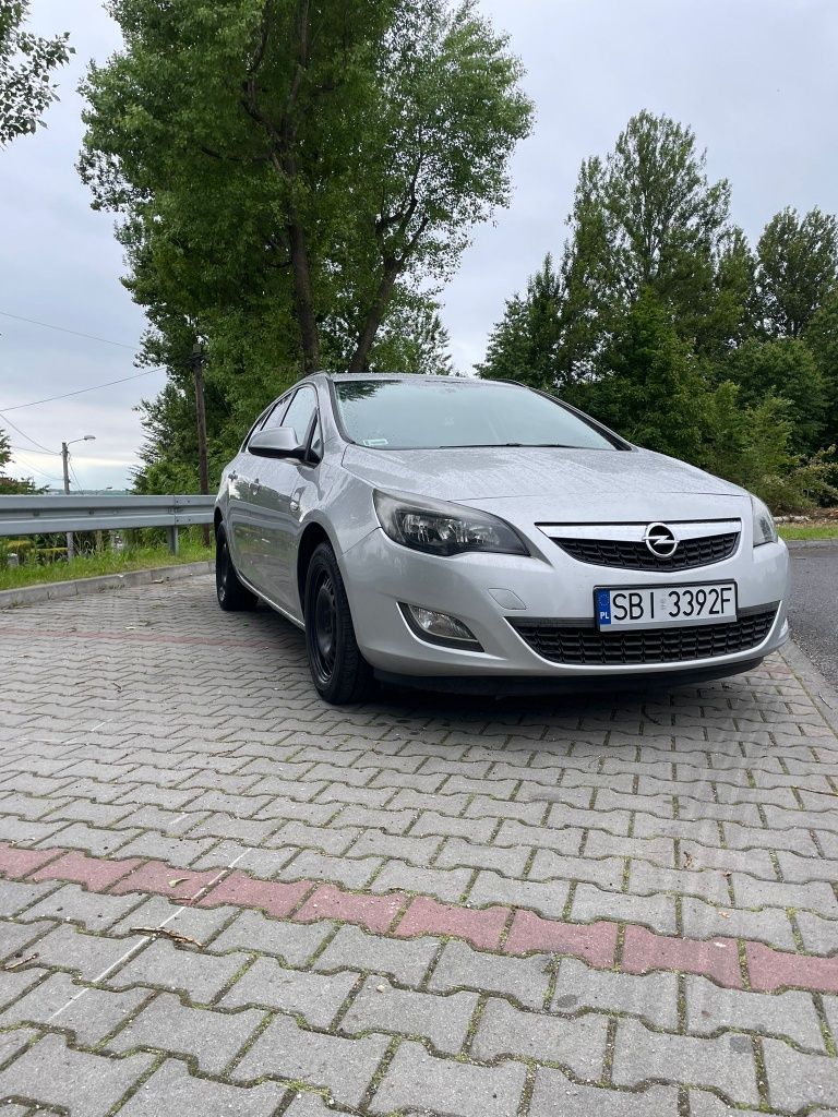 Opel Astra J  2.0 2011 R