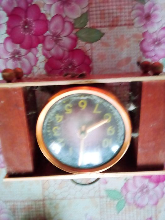 Продам часы старые