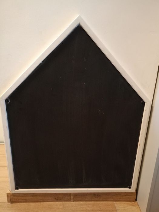 Tablica kredowa DOMEK z białą ramą 73x93cm