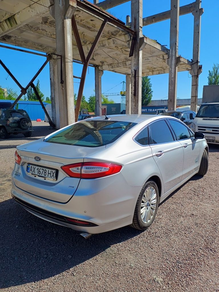 Ford Fusion Hybrid 2016 2.0