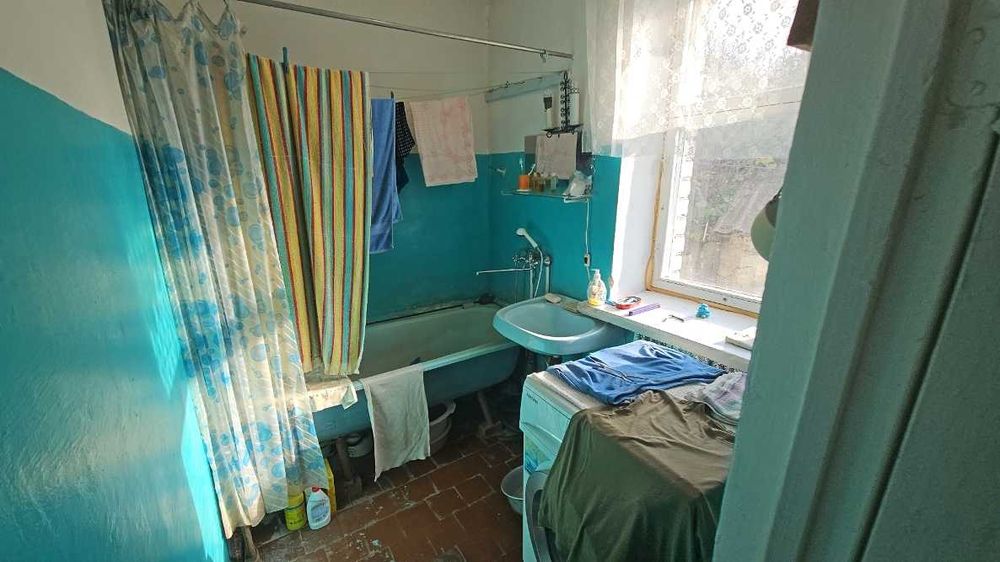 Капітальний цегляний будинок поруч з центром м. Баришівка Є ВІДЕООГЛЯД