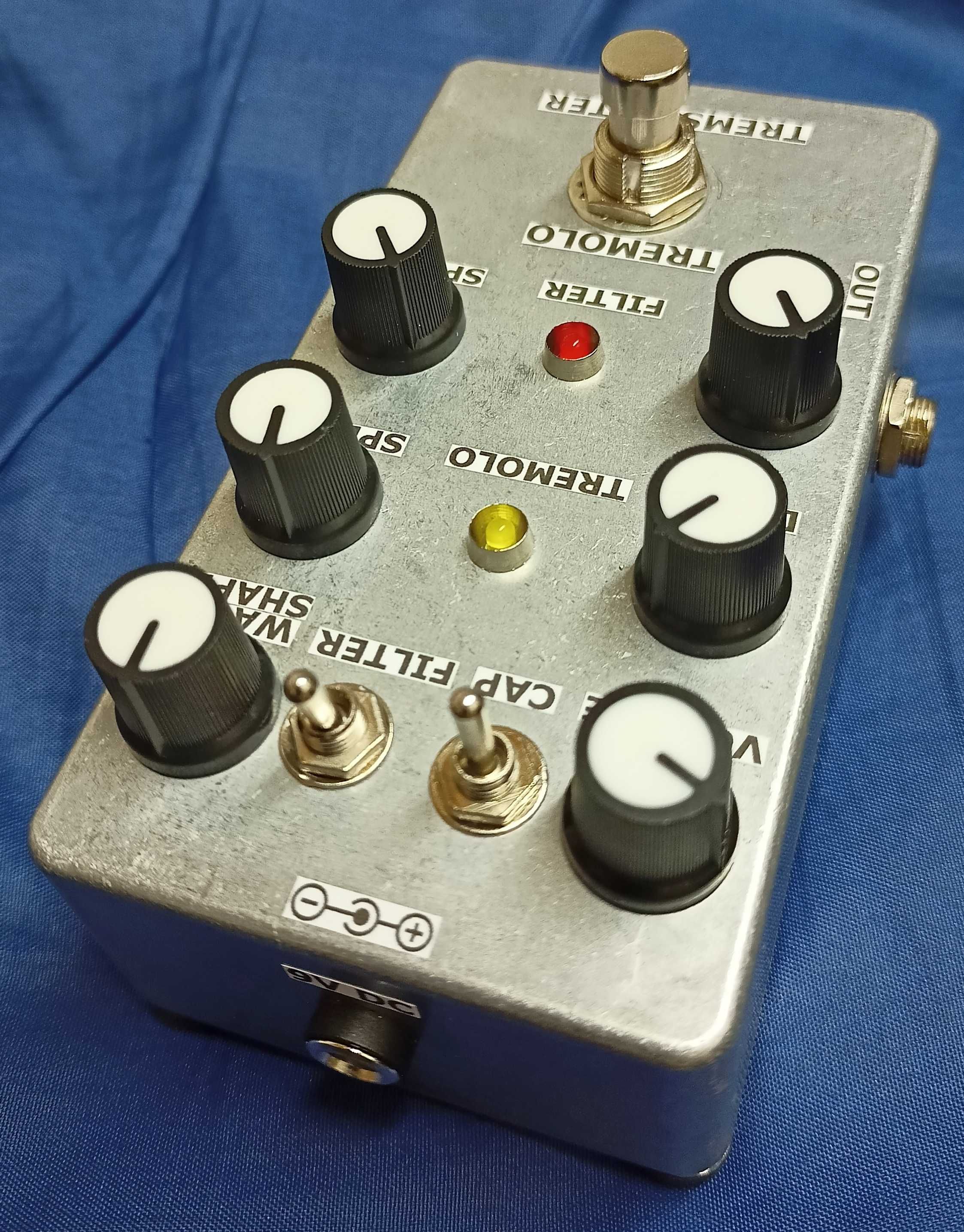 Efekt gitarowy Tremshifter Tremolo (klon)