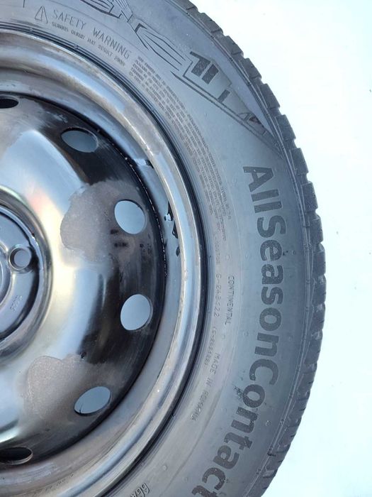 Продам резину з дисками Continental 185/65/R15 T посадочні dacia logan