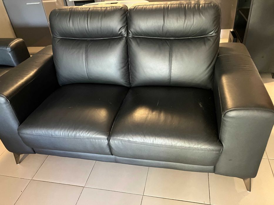 Conjunto de Sofás em Pele – 3 Lugares + 2 Lugares + 1 Lugar