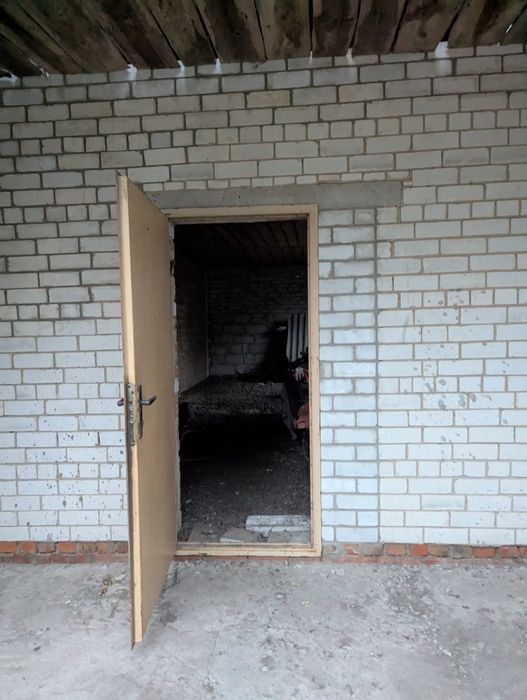 ПРОДАМ великий недобудований БУДИНОК. Вул. Якимченка. Район: Бабичівка