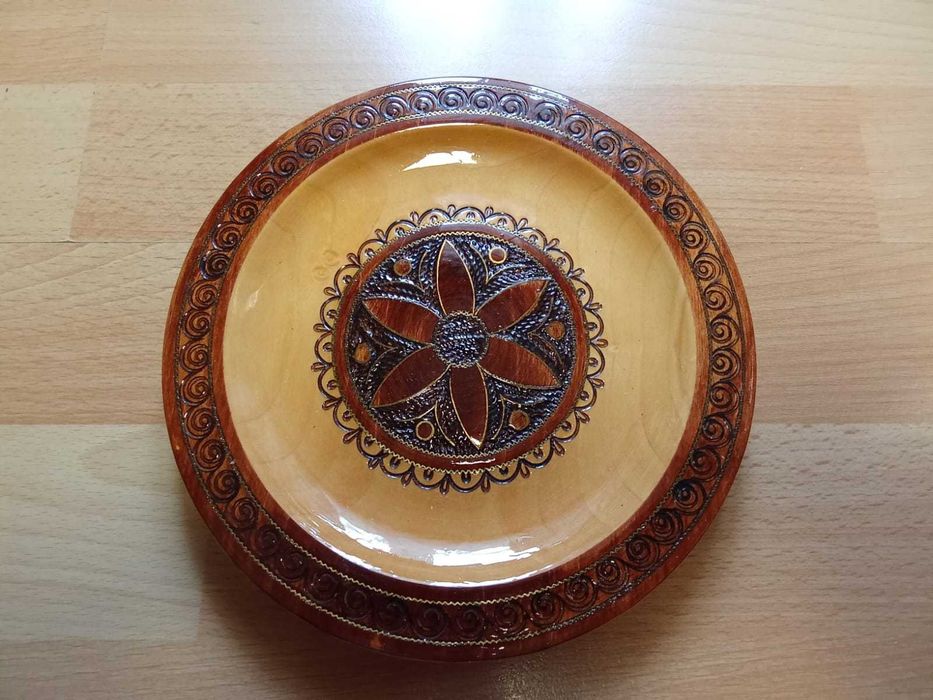 Drewniany talerz z PRLU Cepelia - średnica 18 cm