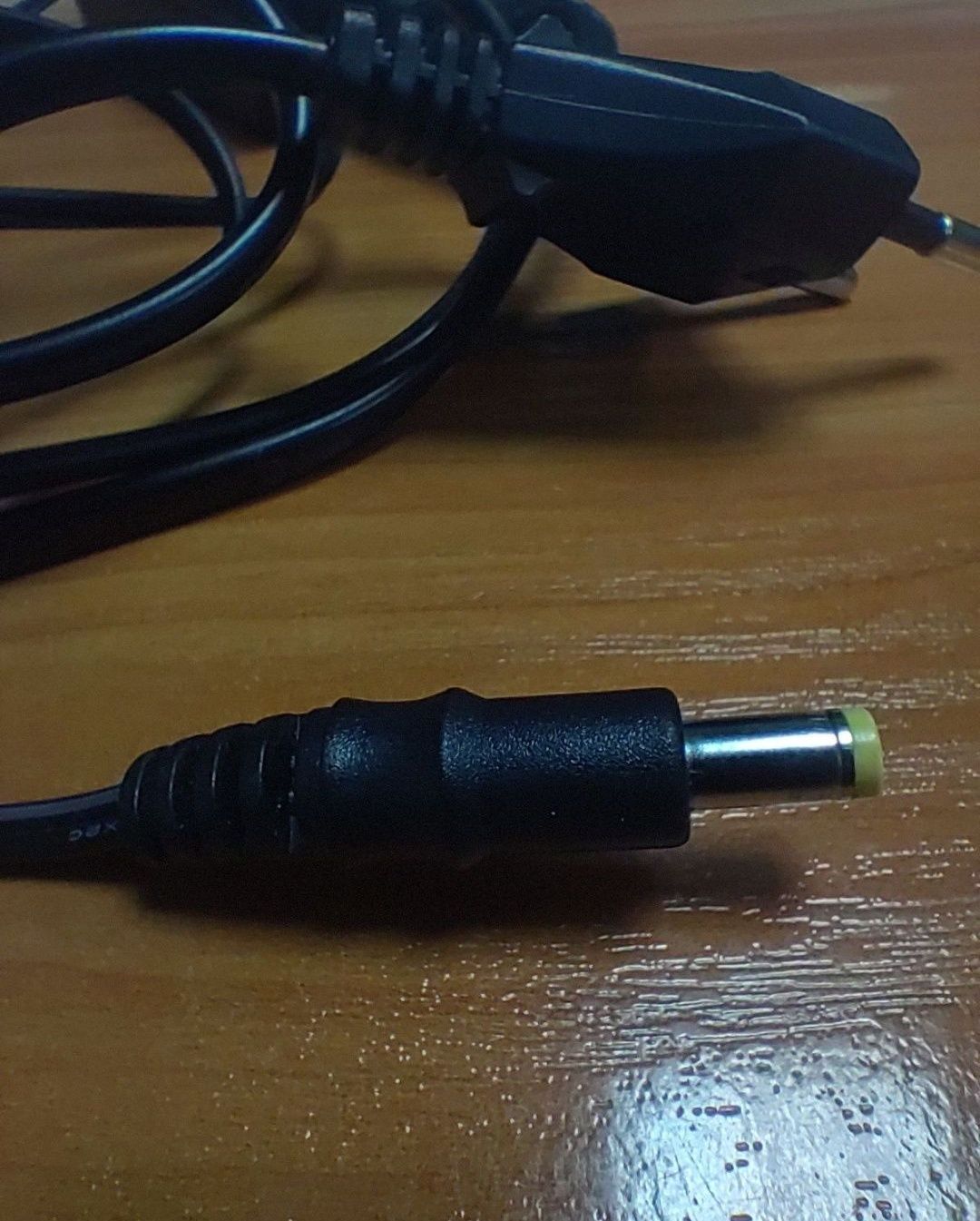 Zasilacz wtyczkiwy 15V 2A