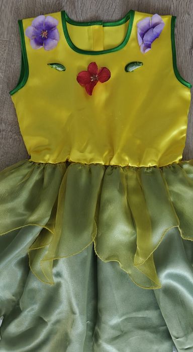 Strój Pani Wiosny z warkoczem rozm. 110