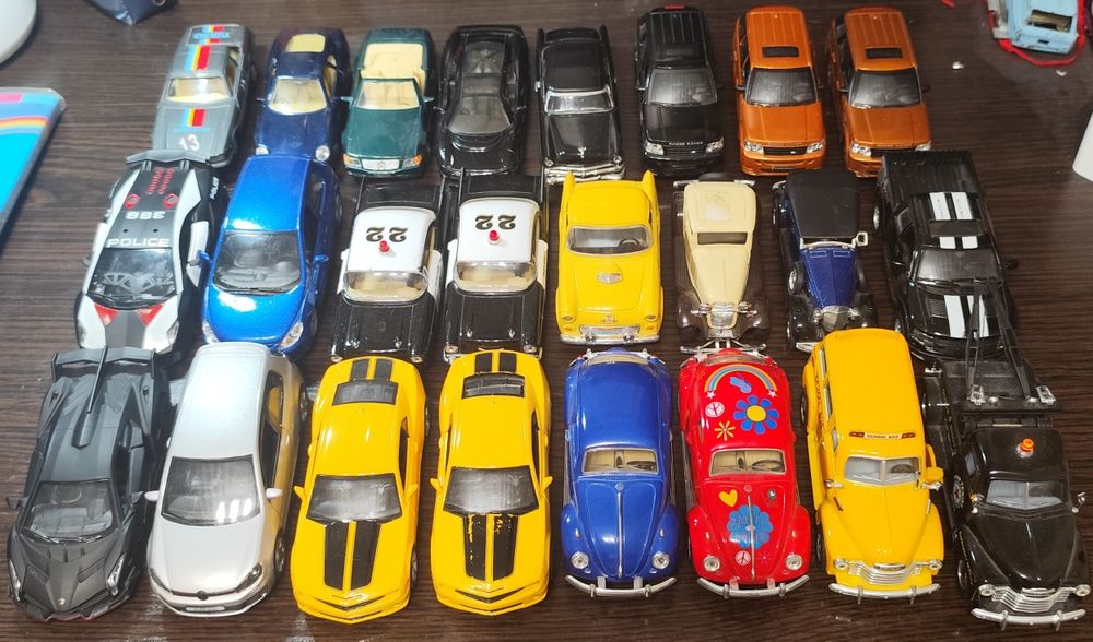 Продам модели в масштабе 1:36