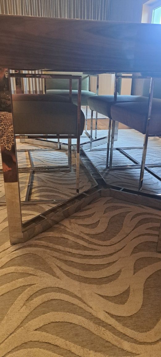 Mesa de jantar extensível e 6 cadeiras