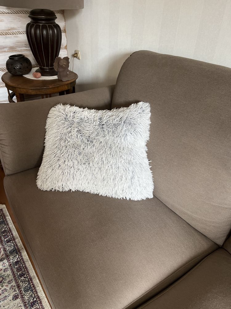 Sofa nierozkladana trzyosobowa Ikea w bardzo dobrym stanie